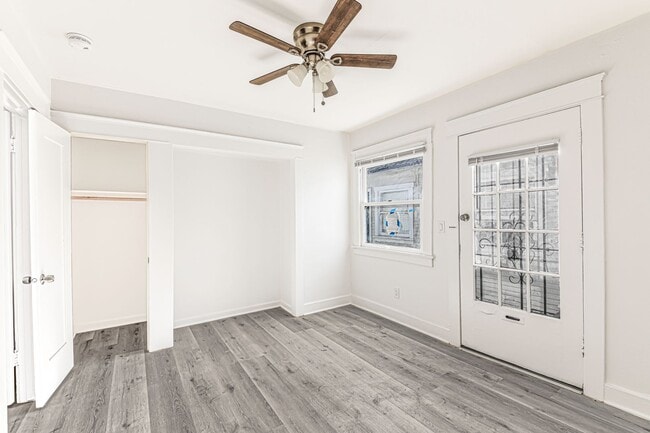 Interior Photo - 525-537 Chestnut Avenue