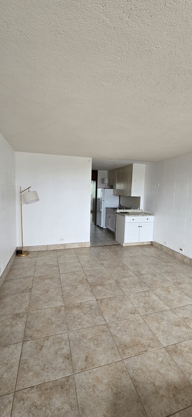 Building Photo - 1710 Makiki St