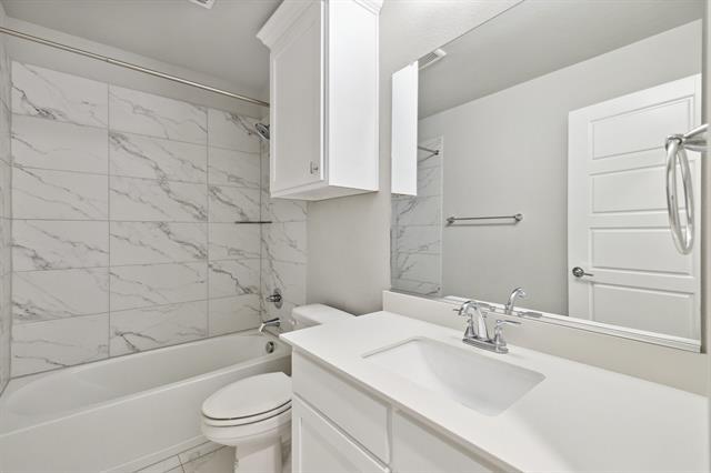 Building Photo - 13313 Rembrandt Dr