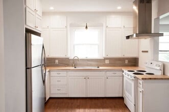Building Photo - Charming 1–2 Bedroom Apartment – Heated Floors & In-Unit Laundry | Westbrook