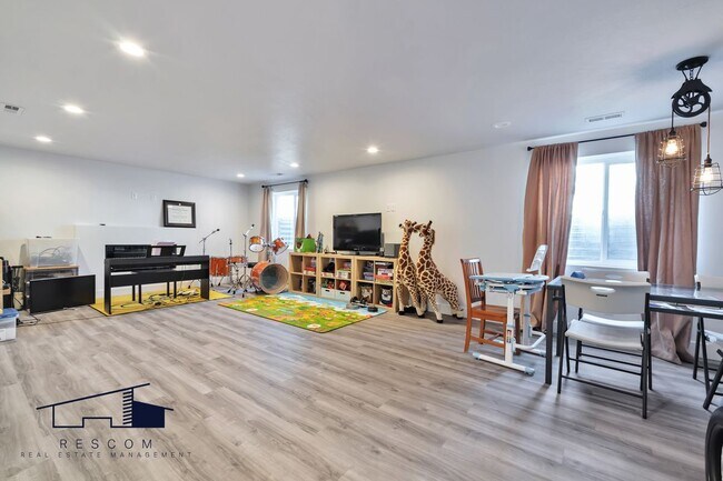 Building Photo - 1439 Dunbar Ln