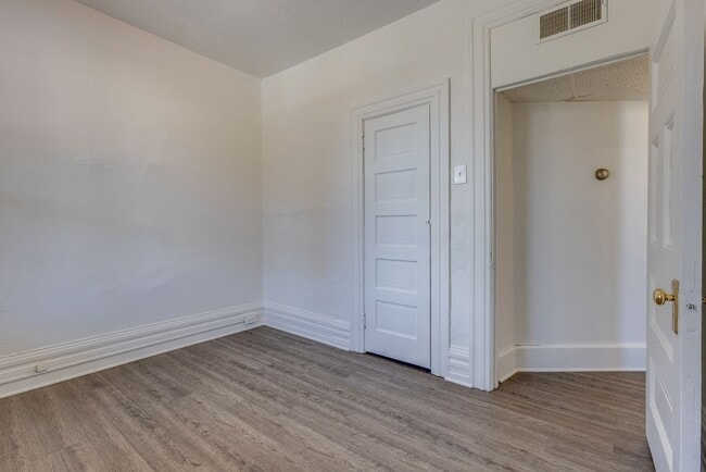 Building Photo - 750 Brownsville Rd