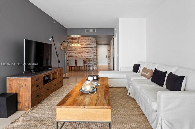 Building Photo - 4779 Collins Ave