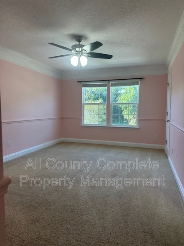 Building Photo - 738 W Kings College Dr