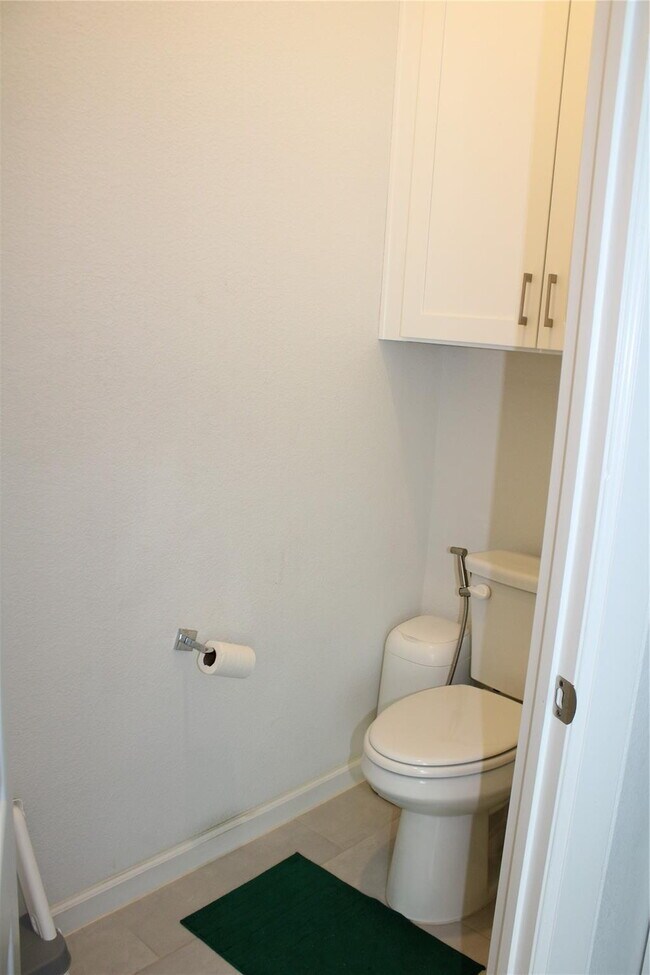 Building Photo - 3108 Armstrong Ave