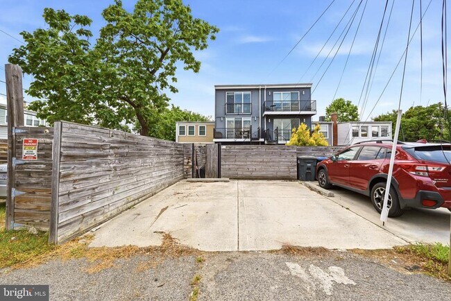 Building Photo - 3812 13th St NW