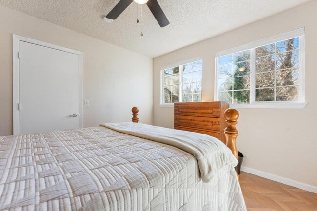 Building Photo - 255 Foots Creek Rd