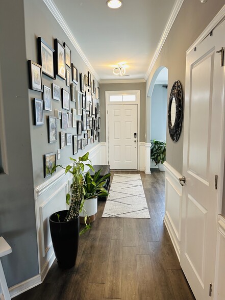 Building Photo - 226 Willow Point Cir