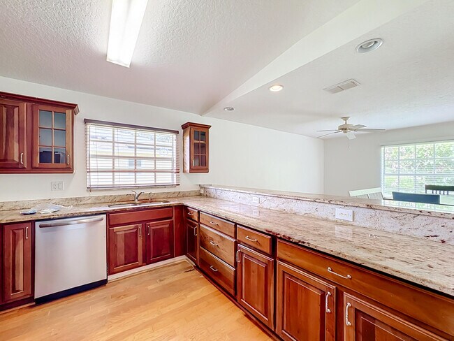 Building Photo - 6416 Las Palmas Way