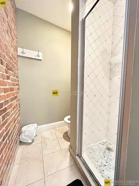 Building Photo - 153 Highland St