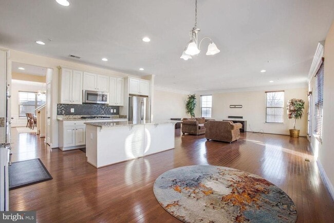 Building Photo - 3041 Bel Pre Rd