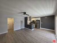 Building Photo - 2650 S Barrington Ave