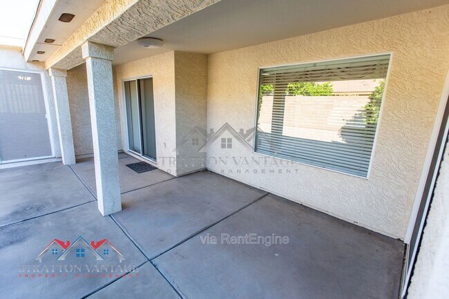 Building Photo - 10864 E Lindner Ave