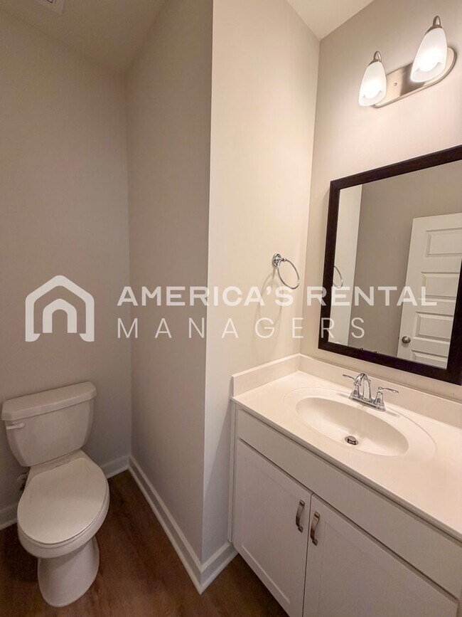 Building Photo - New Construction 4 Bed / 2.5 Bath Two Stor...