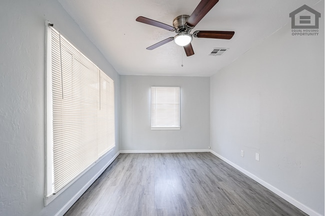 Building Photo - 1Bed/1Bath House at 32nd St/Thomas! Ready for Immediate Move-In! -- NO HOA!