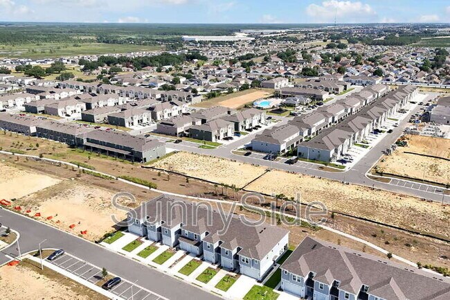 Building Photo - 2939 Maloof Dr