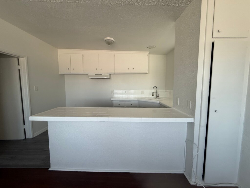 Building Photo - 8217 S Western Ave