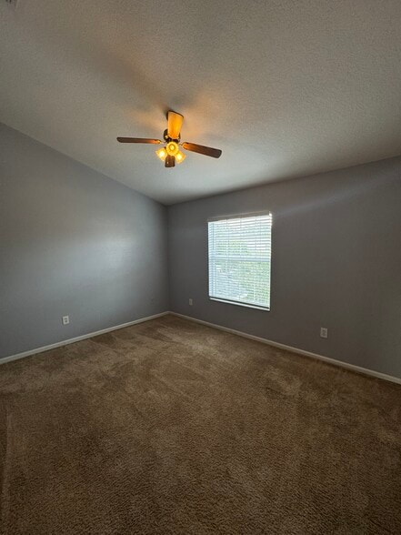 Building Photo - 2368 Silver Palm Dr