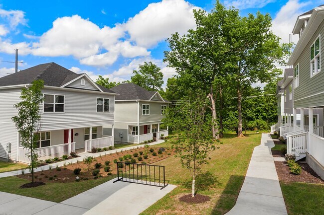 Building Photo - *$500 GIFT CARD With 12 Month Lease* Whith...