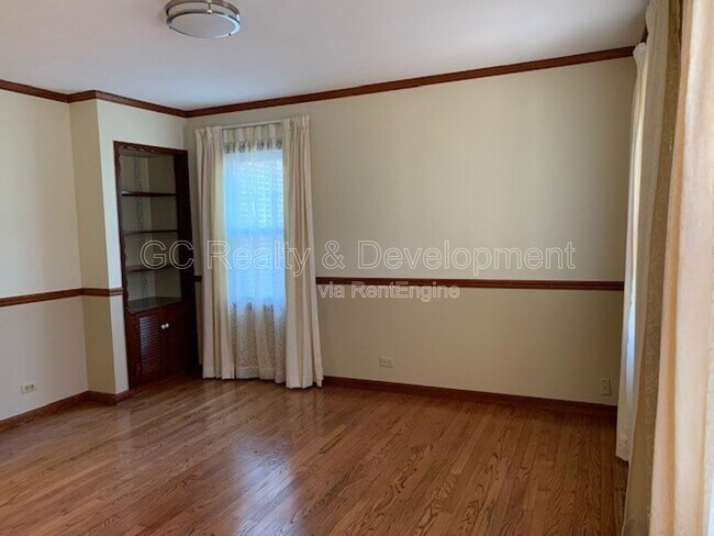 Building Photo - 87 W Surrey Ln