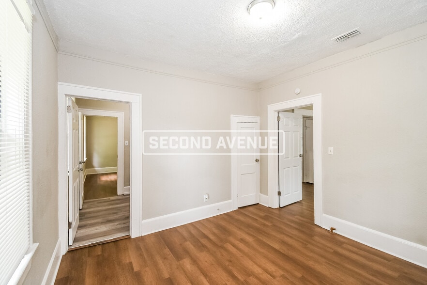 Building Photo - 204 W 23rd St