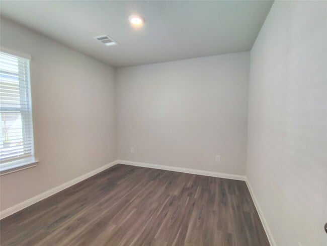 Building Photo - 13261 Musky Dr