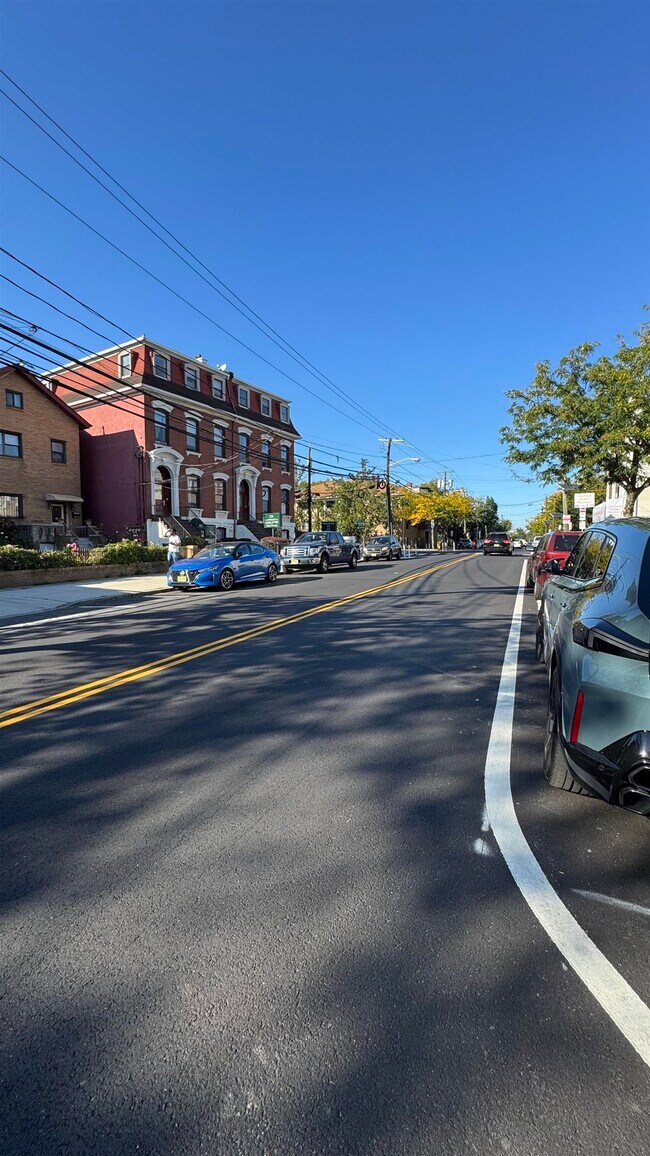 Building Photo - 76 Beacon Ave