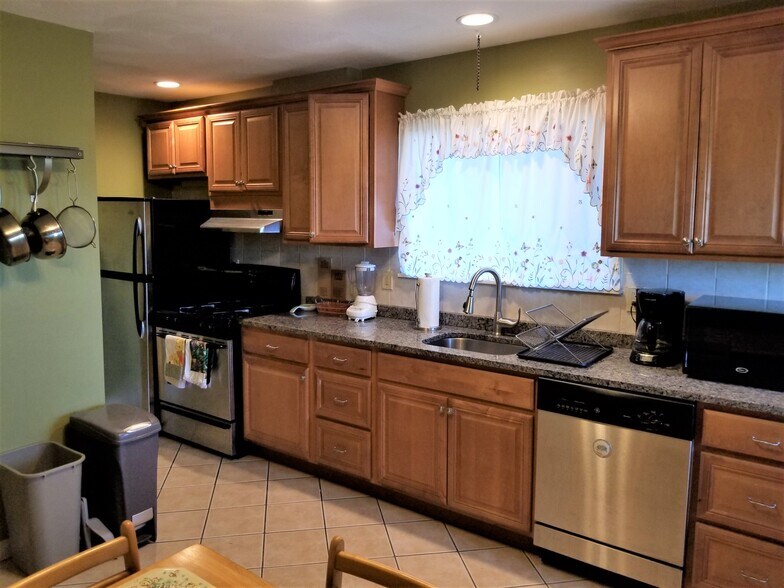 Kitchen - 275 Medford St