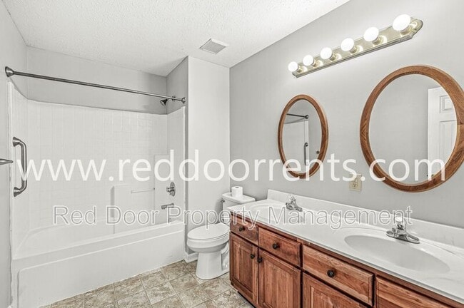 Building Photo - 10051 Long Meadow Dr