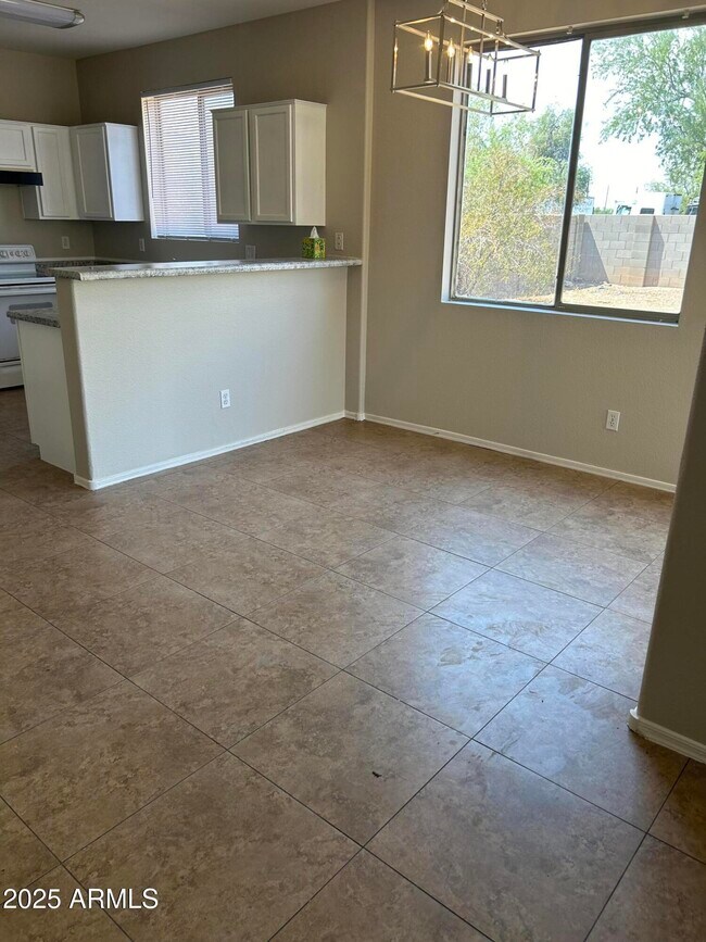 Building Photo - 4210 S 62nd Ln