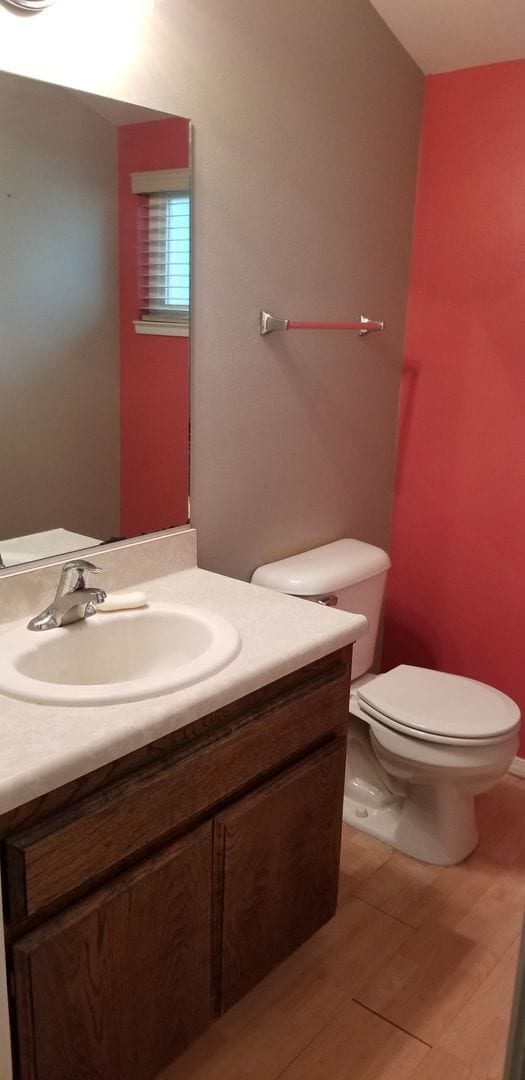 Building Photo - Updated Two Bedroom Condo with Warm Fireplace