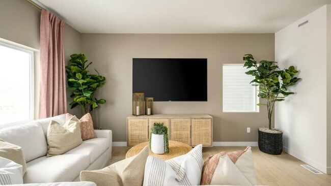 Building Photo - 1545 Bravo Dr