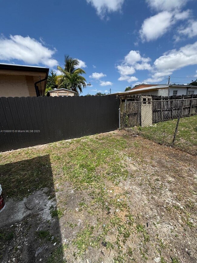 Building Photo - 3039 NW 51st Terrace