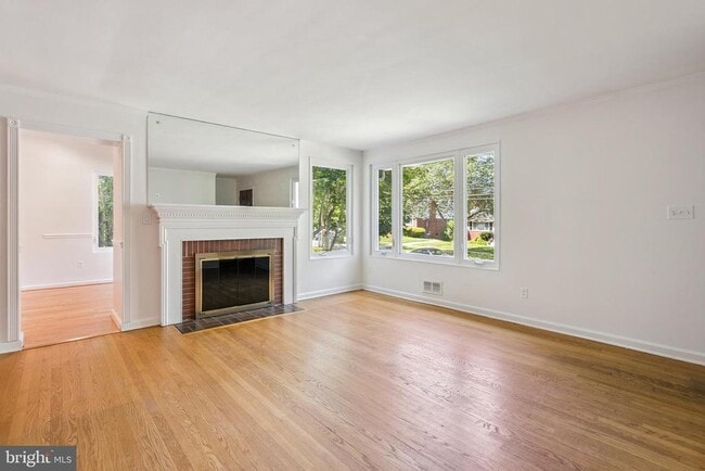 Building Photo - 9311 Adelaide Dr