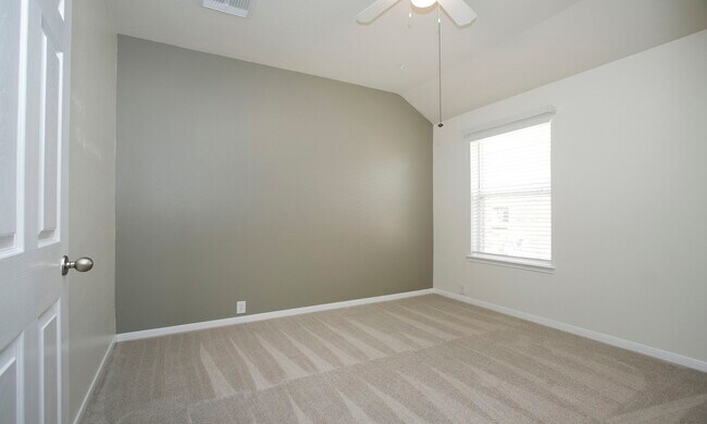 Building Photo - 2802 Parkeston Dr