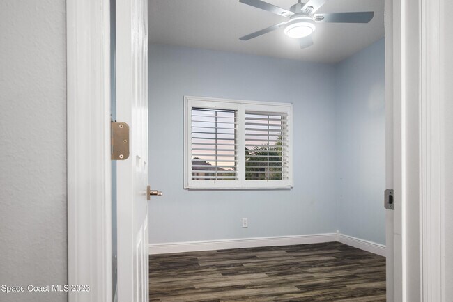 Building Photo - 1310 Lara Cir