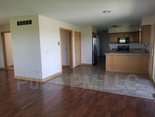 Building Photo - 15047 Porter Rd