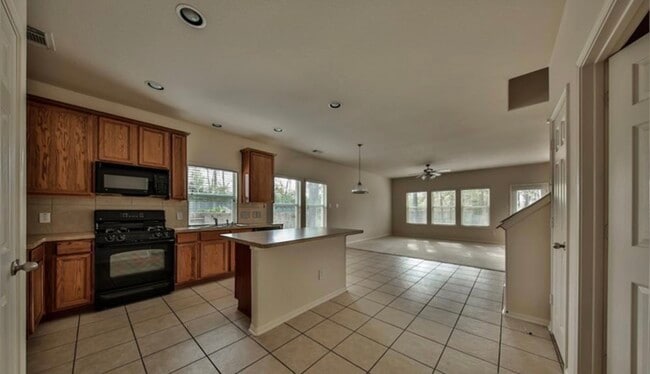 Building Photo - 18 Milepost Ct