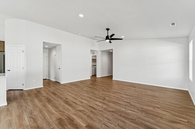 Building Photo - Brand New 4 Bed 2 Bath Home Located in Caldwell