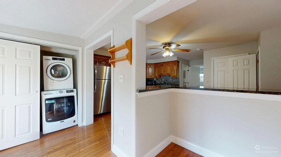 Building Photo - 161 Bennington St