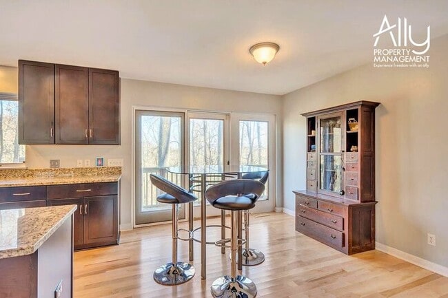 Building Photo - 501 Rookwood Pl