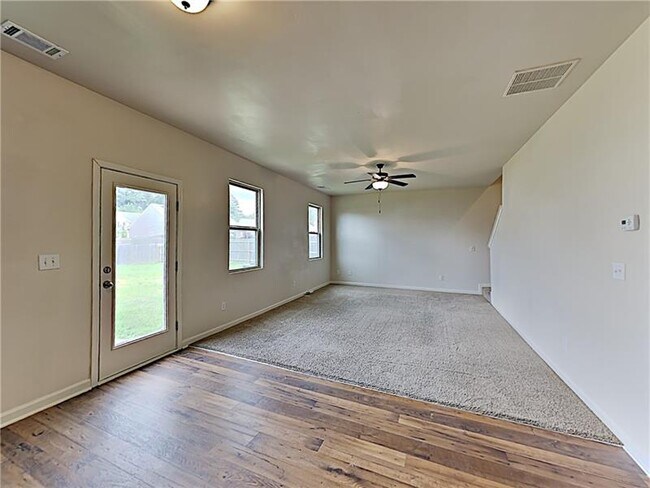 Building Photo - 3032 Avondale Blvd SE