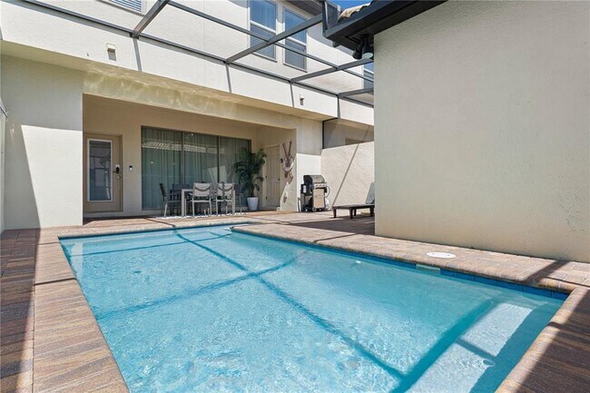 Building Photo - 1905 Majorca Dr