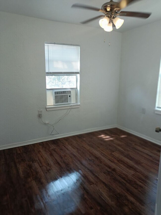 Building Photo - Newly Remodeled 3 Bed / 1 Bath Home with Large Backyard – All Electric!