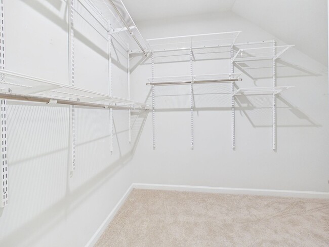 Building Photo - 640 Brookwood Glen Terrace