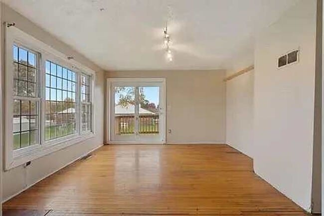 Primary Photo - 4 Bedroom 1 Bath