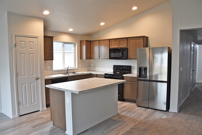 Building Photo - 17680 N Pegram Way