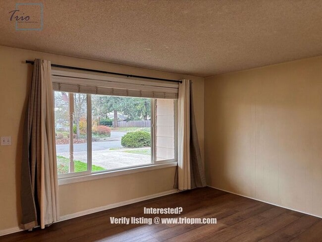 Building Photo - 1398 Corum Ave