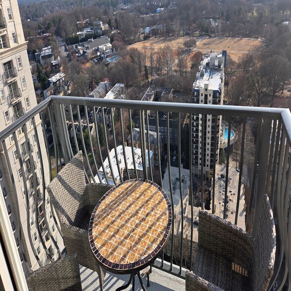 Building Photo - 195 14th St NE