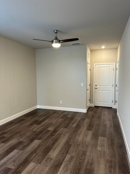 Building Photo - 3040 Vaughn Way